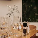 Aréna Hotel 3*