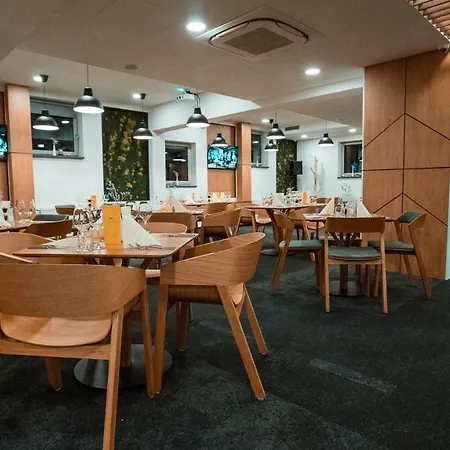 Aréna Hotel 3*